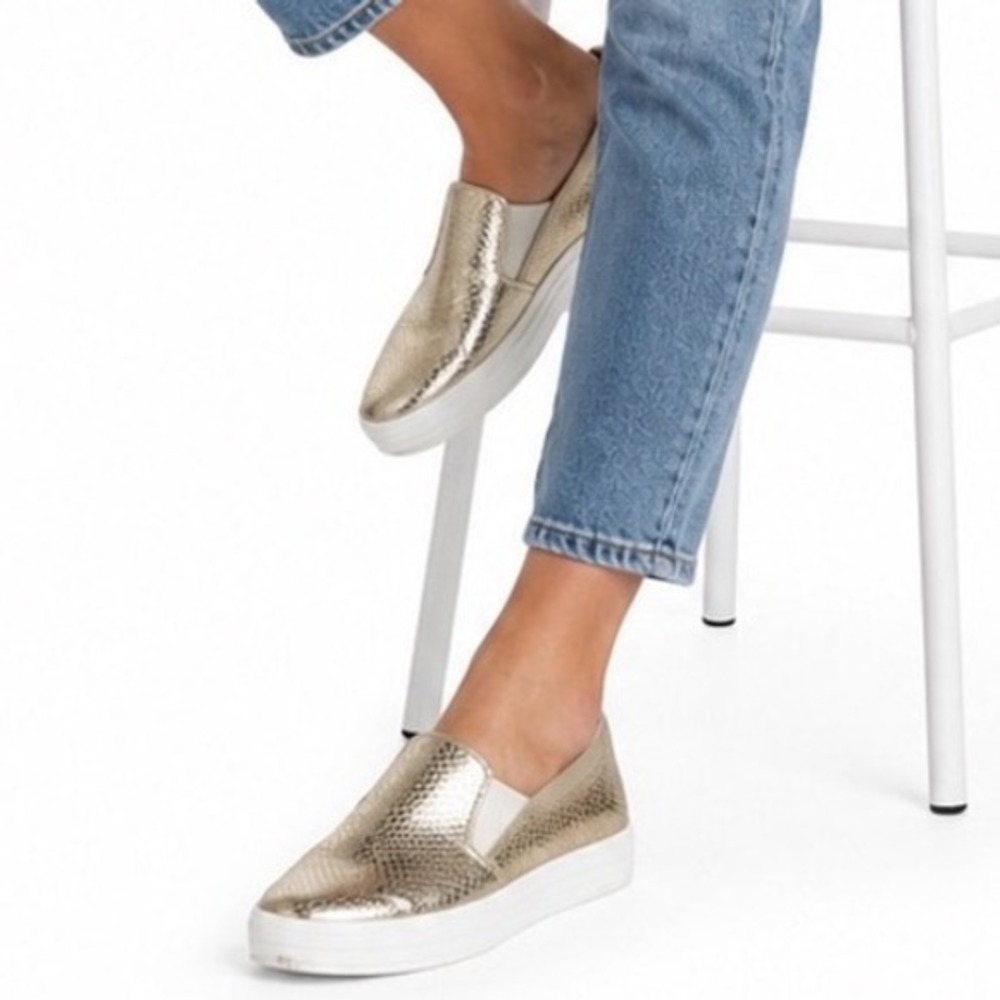 Aerosoles Salt Water Gold Metallic Snakeskin Slip On Sneakers Shoes 11M 43-10